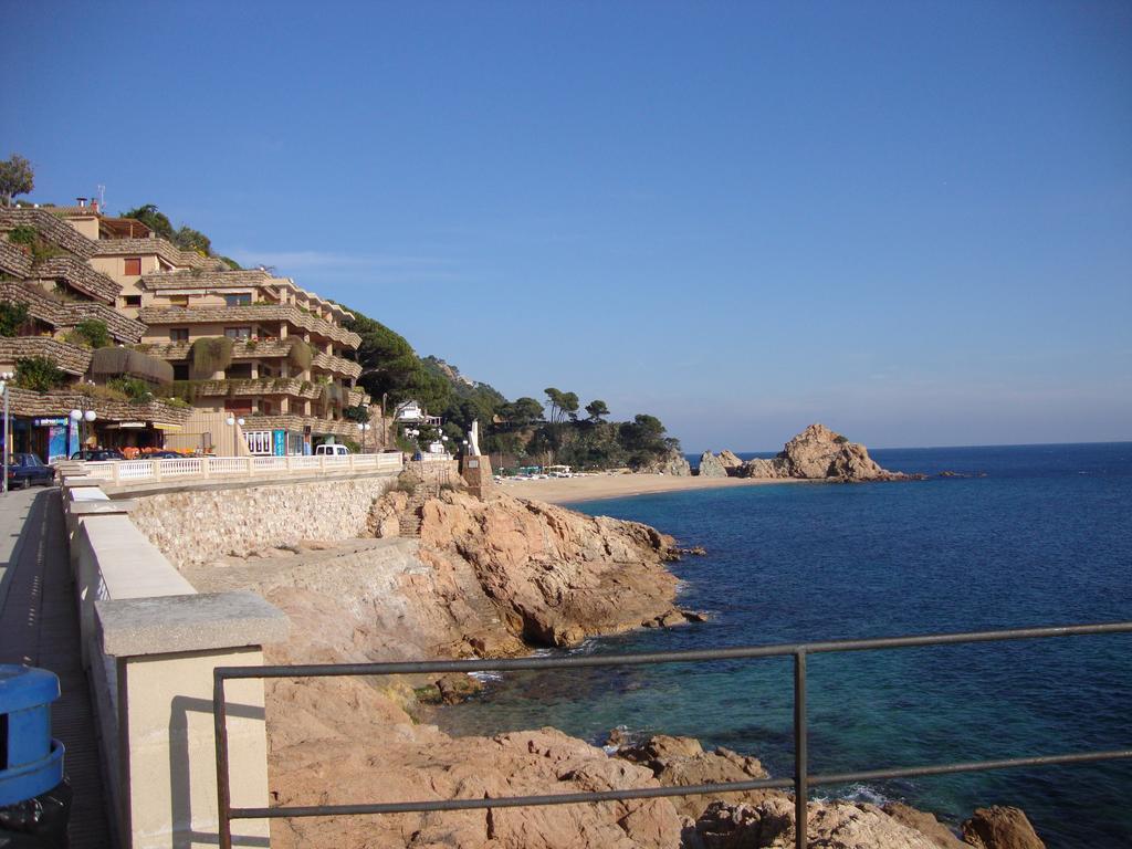 Apartaments Claudi Tossa de Mar Exterior photo
