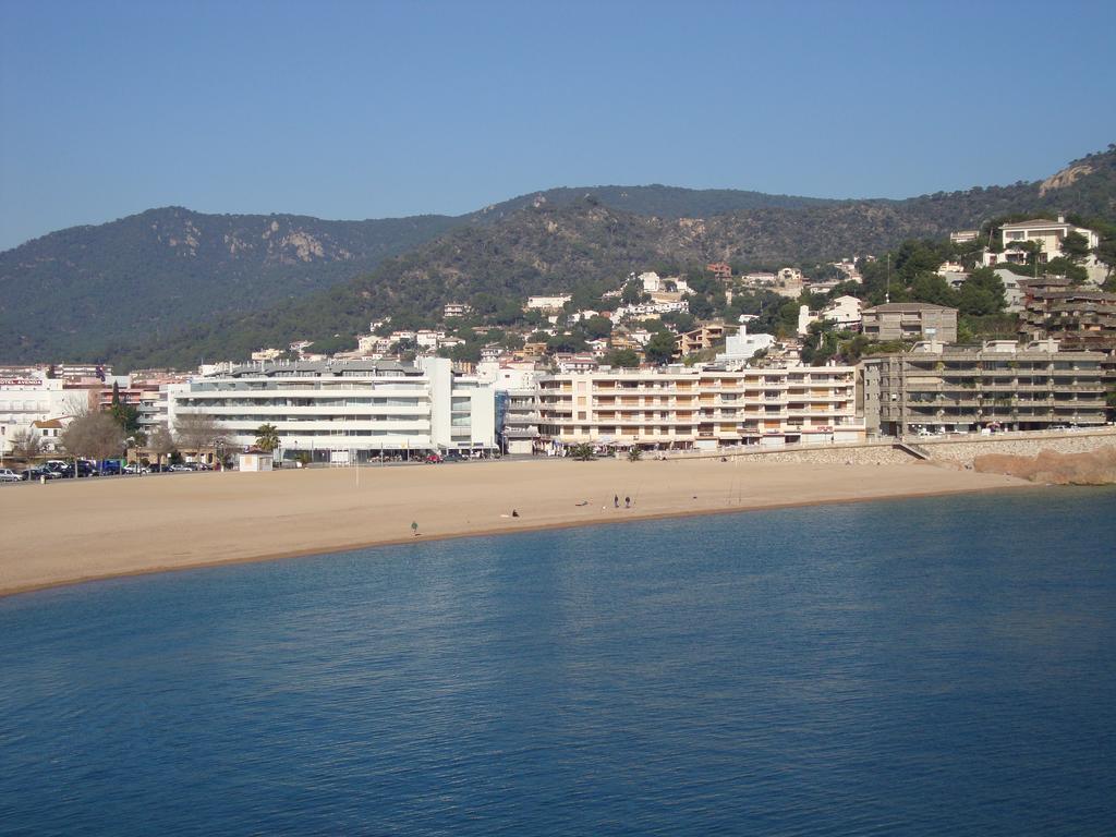 Apartaments Claudi Tossa de Mar Exterior photo