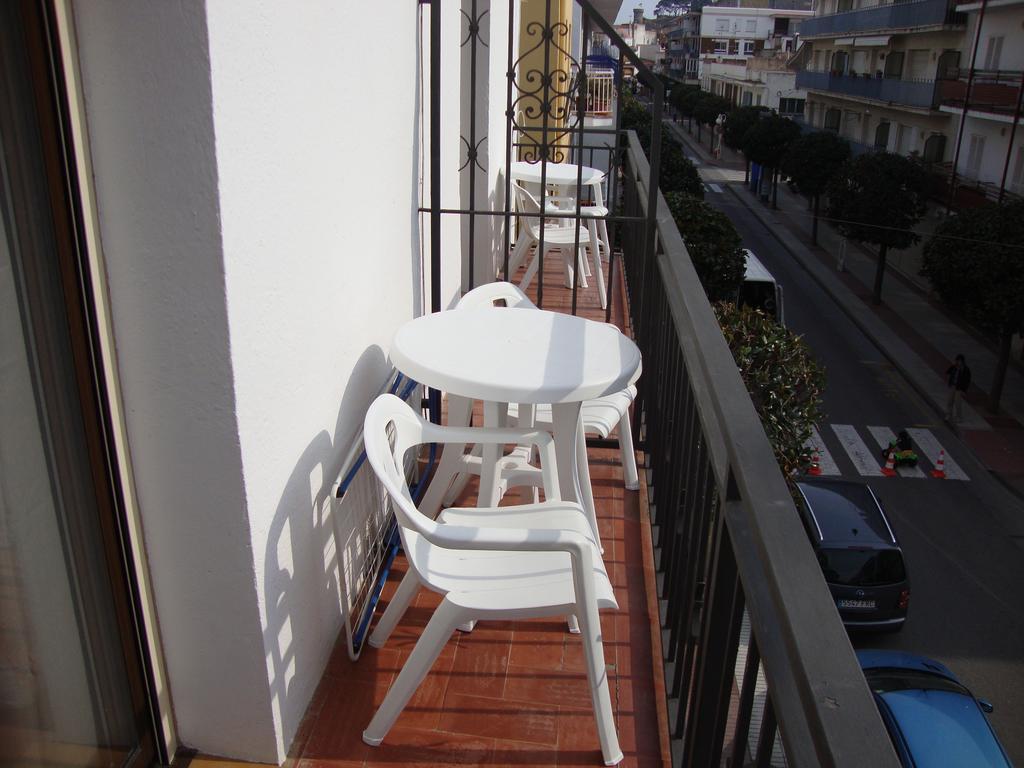 Apartaments Claudi Tossa de Mar Exterior photo