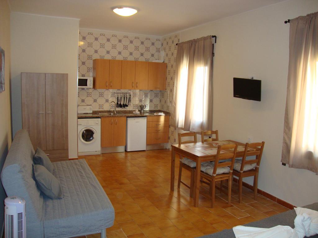 Apartaments Claudi Tossa de Mar Exterior photo